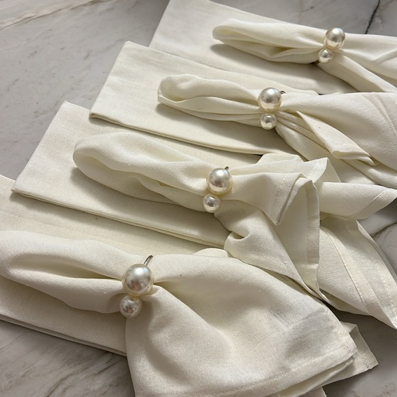 Set of 8 Cloth Napkins, Creamy Off-White. NWT - Picture 1 of 11